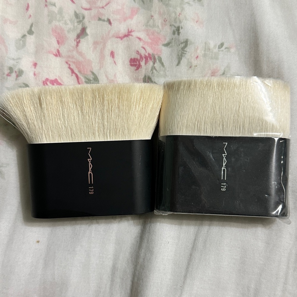 Rare MAC 179 Body Buffer Brush